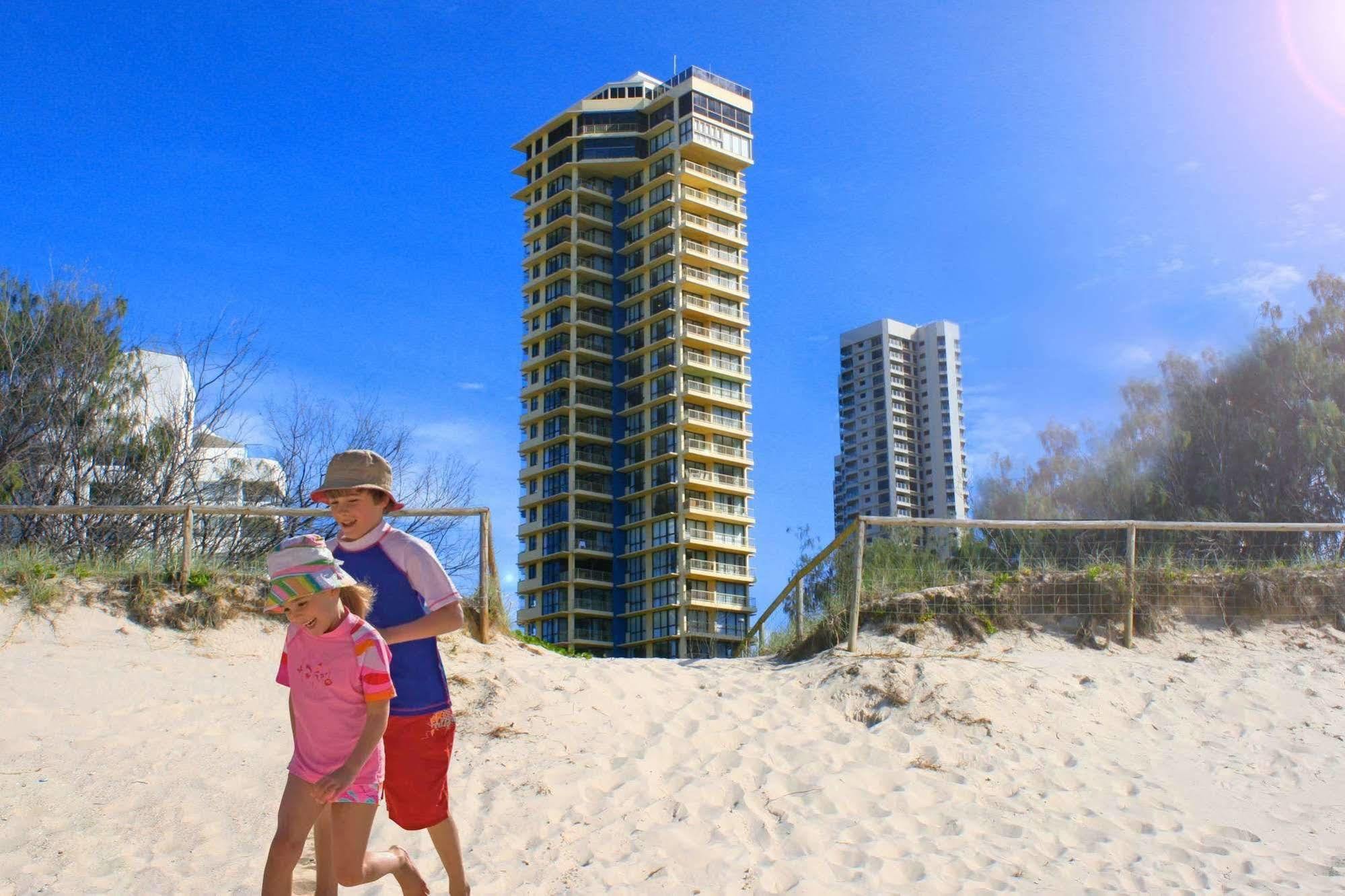 Capricorn One Beachside Holiday Apartments - Official Gold Coast Exterior foto